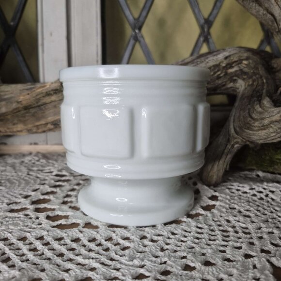 2 Vintage Milk Glass Planters - Picture 4 of 9